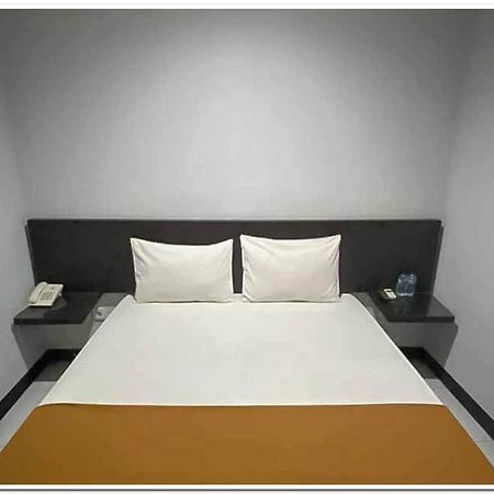 Losmen Family Syariah Bypass Juanda Mitra Reddoorz Brebek 外观 照片